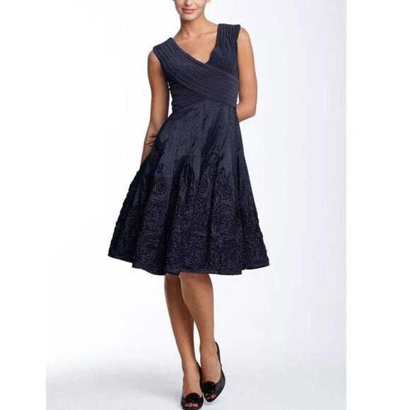 Adrianna Papell Matte Jersey & Taffeta Dress Navy Blue Women’s Size 6 - Picture 1 of 9
